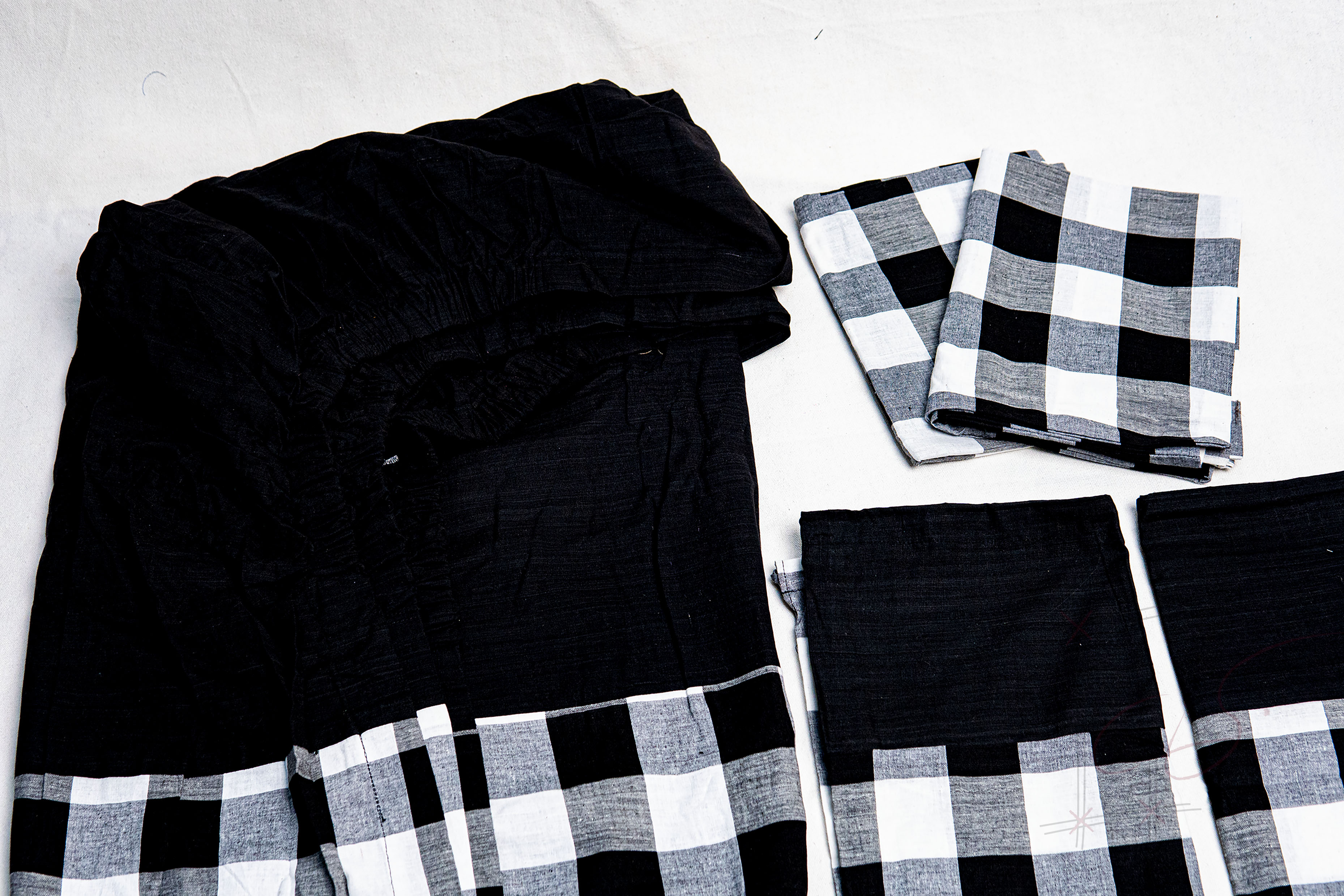 Yadanar Bed Sheet King Size