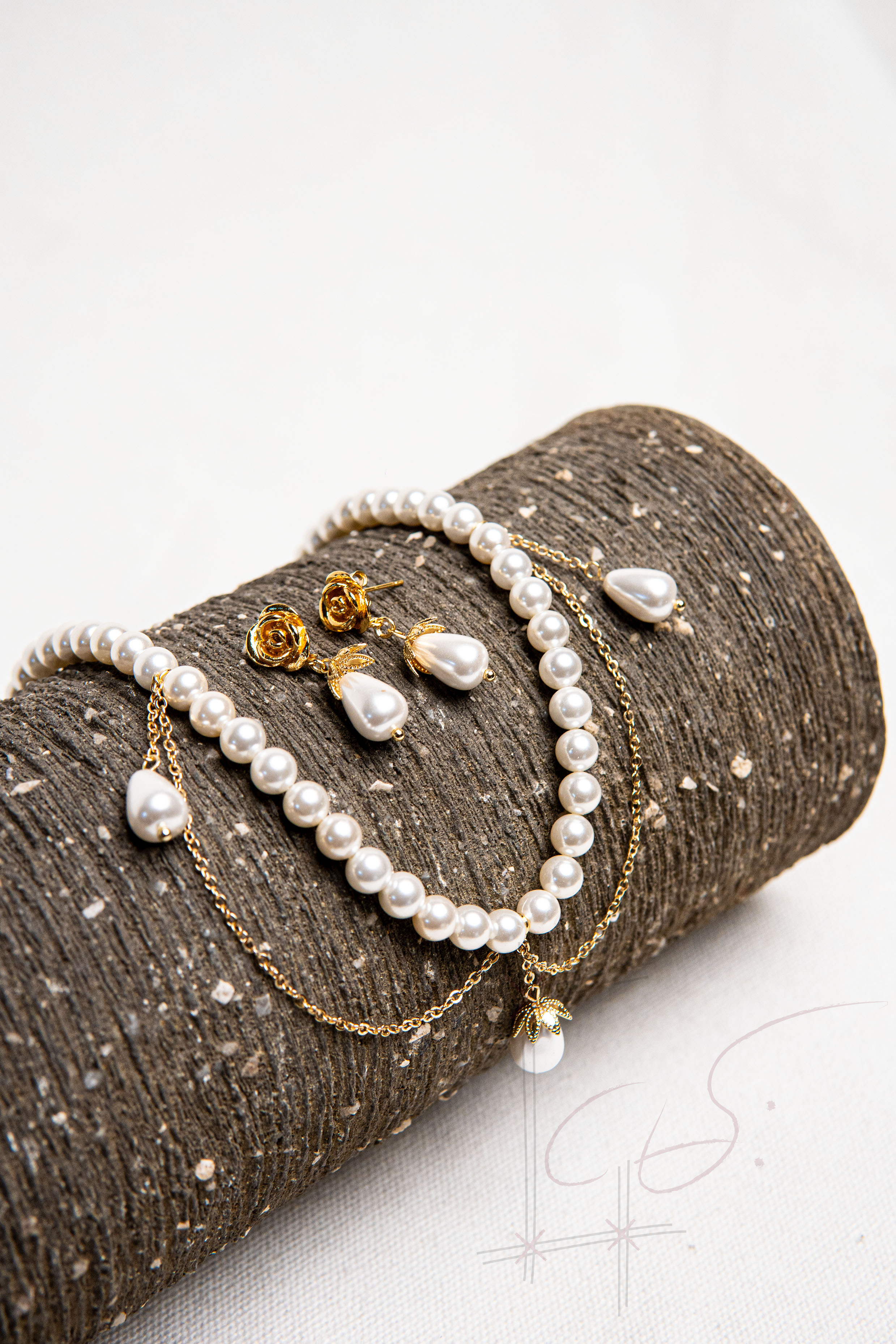 Lady Isolde collection