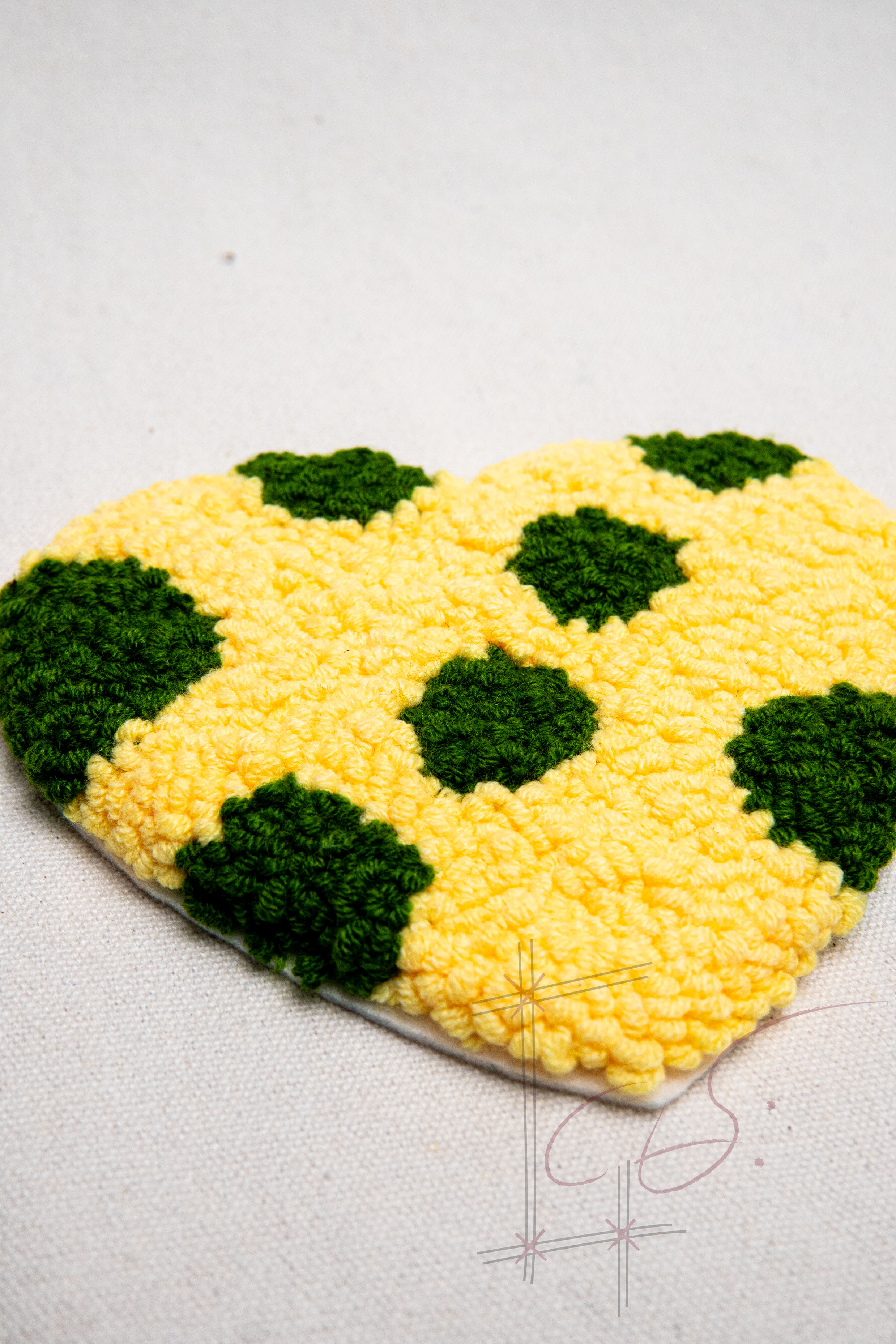 A Flower Heart Coaster V.2